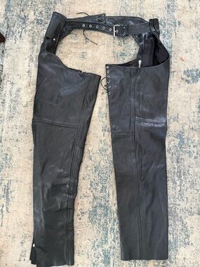 Unik Black Leather Men's Chaps